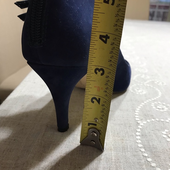 BCBG pumps - Picture 7 of 8